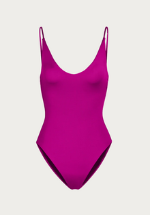 One Pieces
