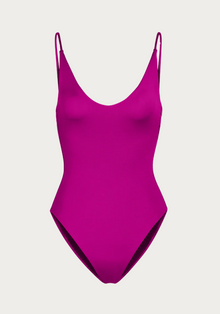 One Pieces