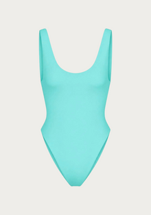 One Pieces