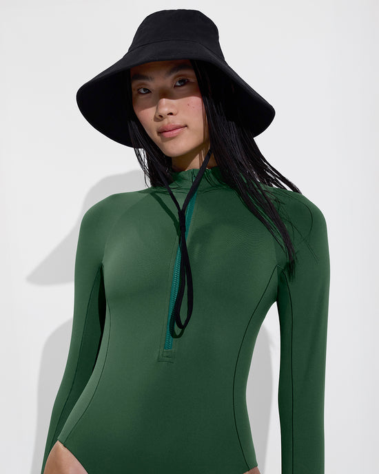 Rays Suit - Tropics (Size S) + Shady Bucket Hat - Jet (Size S/M)