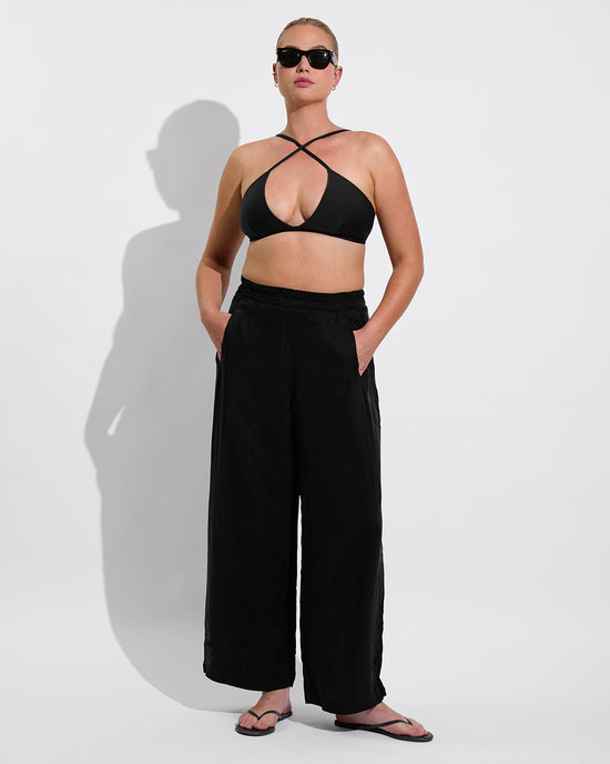 Reef Top D+ (36DD) + Day Trip Pant - Jet (Size L)
