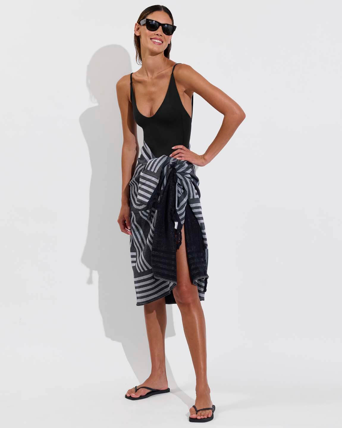 Saturday Suit - Jet (Size S) + Pool Towel - Jet  / Coconut