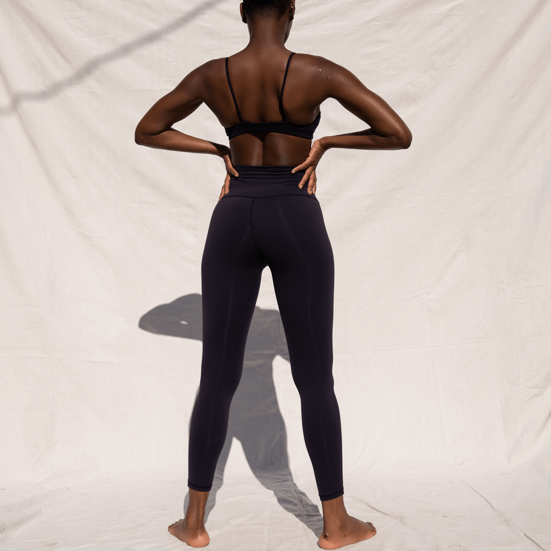Weekday – Nahtlose Yoga-Leggings-Shorts aus Polyamid in Stahlblau,  Kombiteil - NAVY
